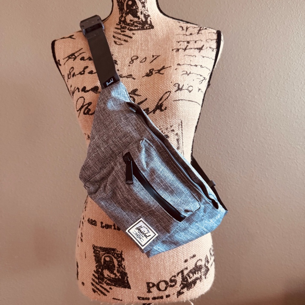 Herschel’s Crossbody bag